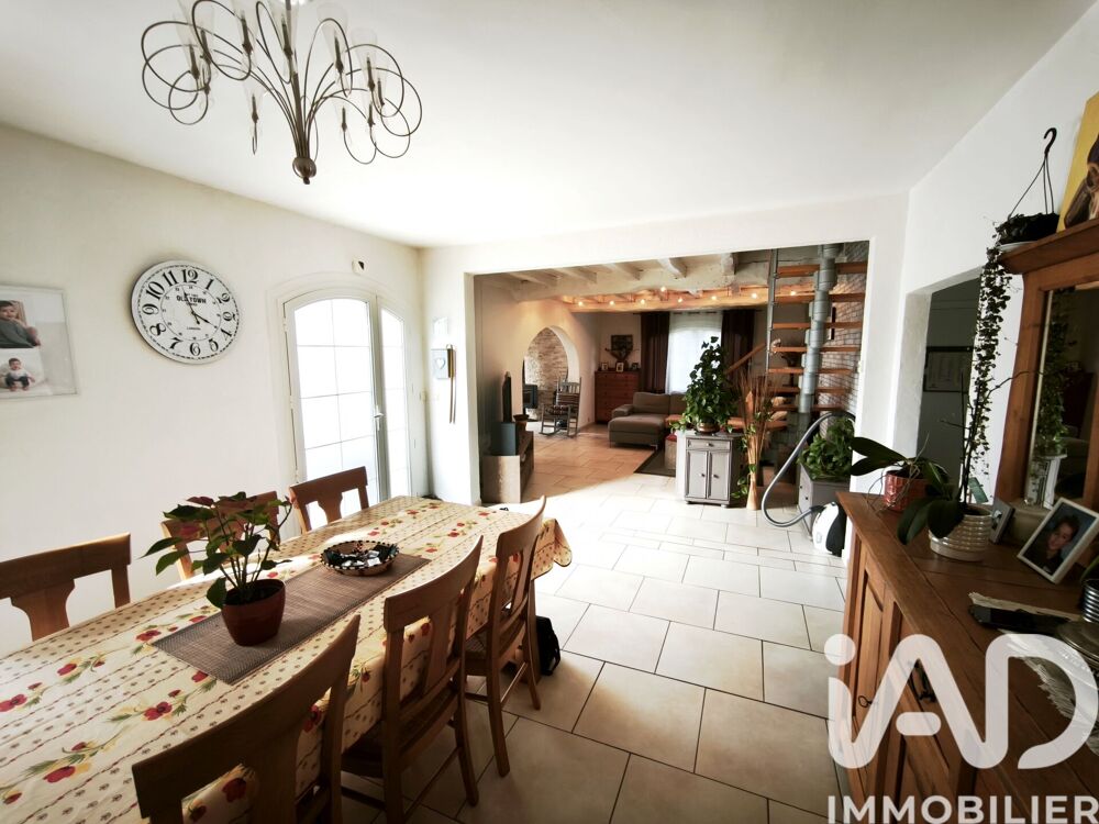 Maison 4 pièces 158 m² · à Saint-Denis-de-Pile · 158 m² · 325 000 €