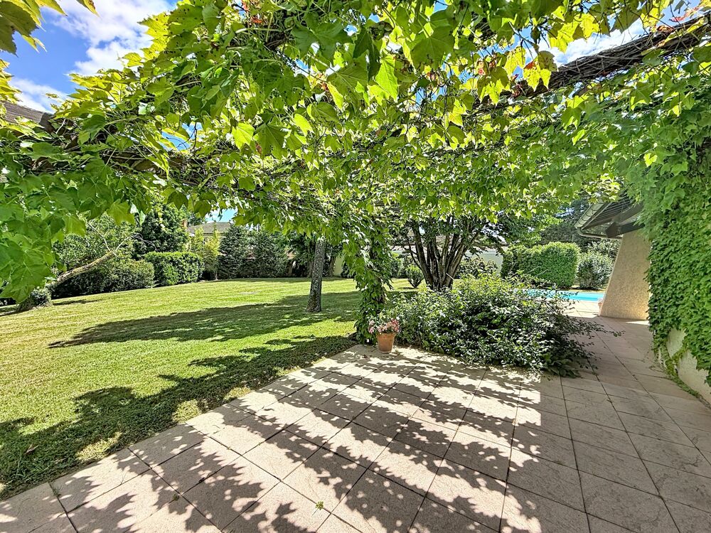 Vente Maison Maison familiale, sur un terrain exceptionnel de 3000 m² Charbonnieres les bains