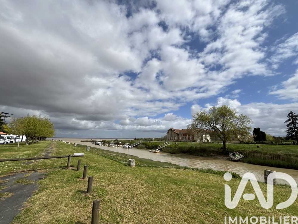 Vente Maison Vente Maison de village 7 pièces Saint-christoly-médoc