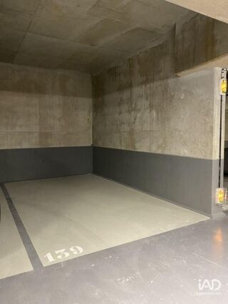  Parking / Garage à louer 14 m²