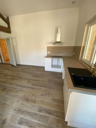  Appartement à louer 4 pièces 80 m²