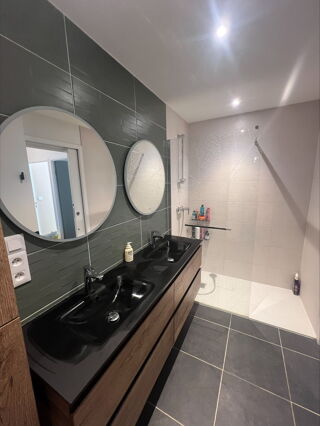  Appartement à louer 4 pièces 91 m²