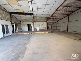   Location Hangar 558 m&sup2; Doué-la-fontaine