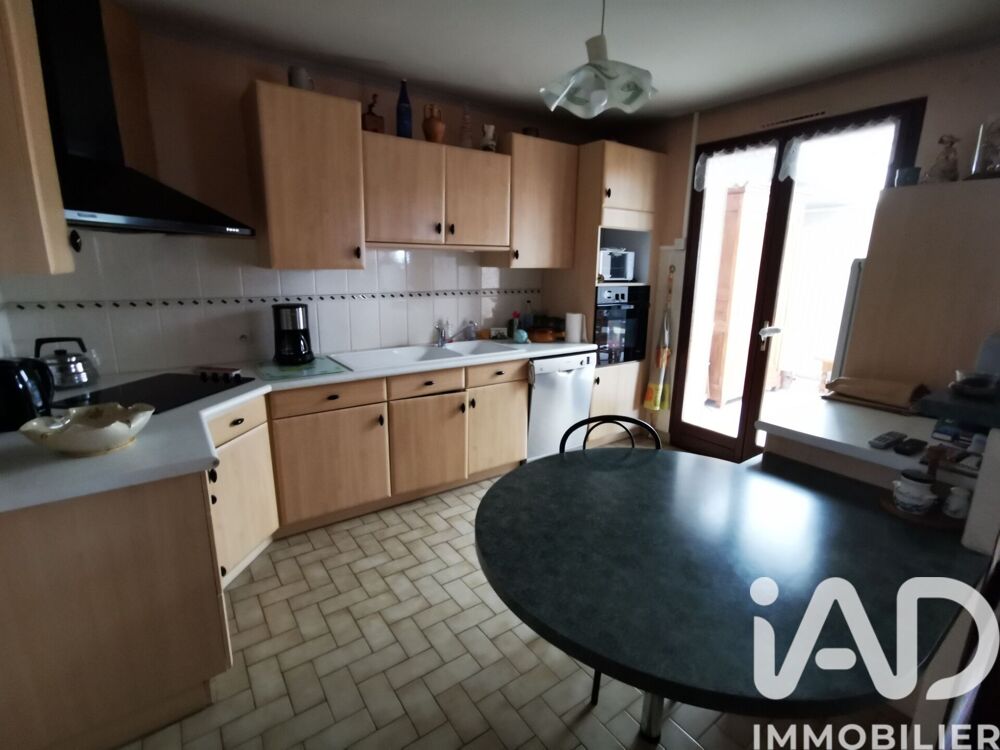Vente Maison Vente Maison traditionnelle 6 pièces Yvré-l'Évêque