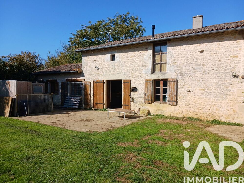 Maison 8 pièces 190 m² · à Champagné St Hilaire · 190 m² · 195 000 €
