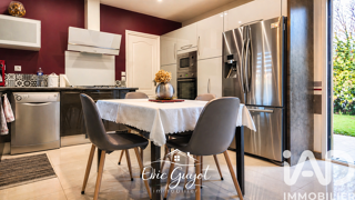  Maison � vendre 9 pi�ces 240 m�