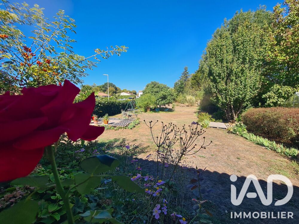 Vente Maison Vente Maison de village 6 pièces Saint-sulpice-d'arnoult