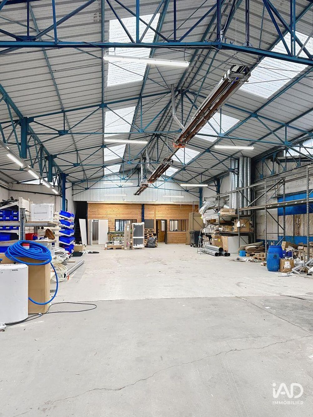   Vente Local d'activités 827 m&sup2; 