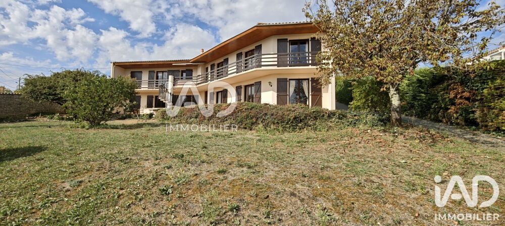 Vente Maison Vente Maison traditionnelle 8 pièces Fontenay-le-comte