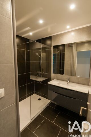  Appartement à louer 5 pièces 84 m²
