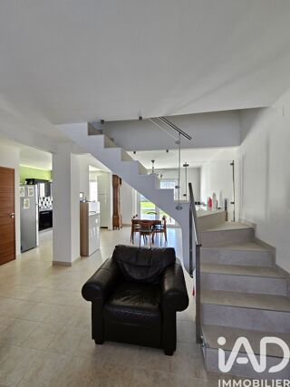  Immeuble à vendre 184 m²