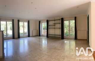  Maison à louer 8 pièces 190 m²