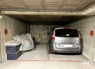  Parking / Garage à louer 10 m²