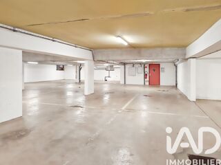  Parking / Garage à vendre 195 m²