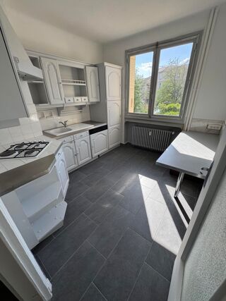  Appartement à louer 3 pièces 64 m²