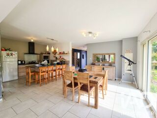  Maison à louer 6 pièces 158 m²