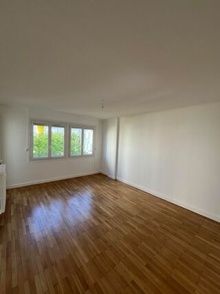  Appartement à louer 3 pièces 74 m²