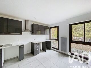 Appartement à louer 5 pièces 117 m²