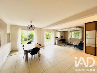  Appartement à louer 5 pièces 117 m²
