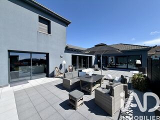 Maison à vendre 8 pièces 377 m²