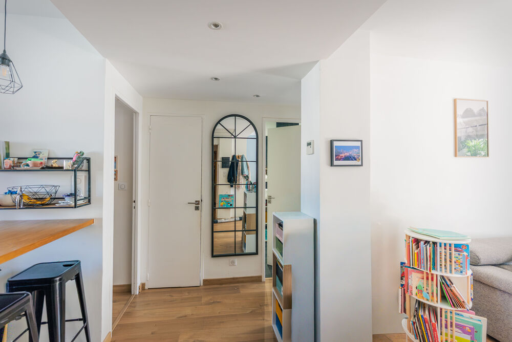 Vente Appartement BALCON PLEIN SUD - SANS VIS-À-VIS -PLACE SAINT-EUGÈNE T3 - 62m2 Marseille 7