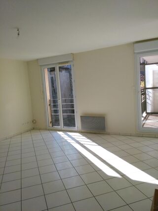  Appartement à louer 3 pièces 67 m²