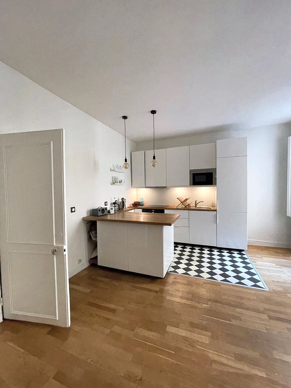 Vente Appartement Paris 10e - République - 2 pièces 44 m² au calme sur cour, cave Paris 10