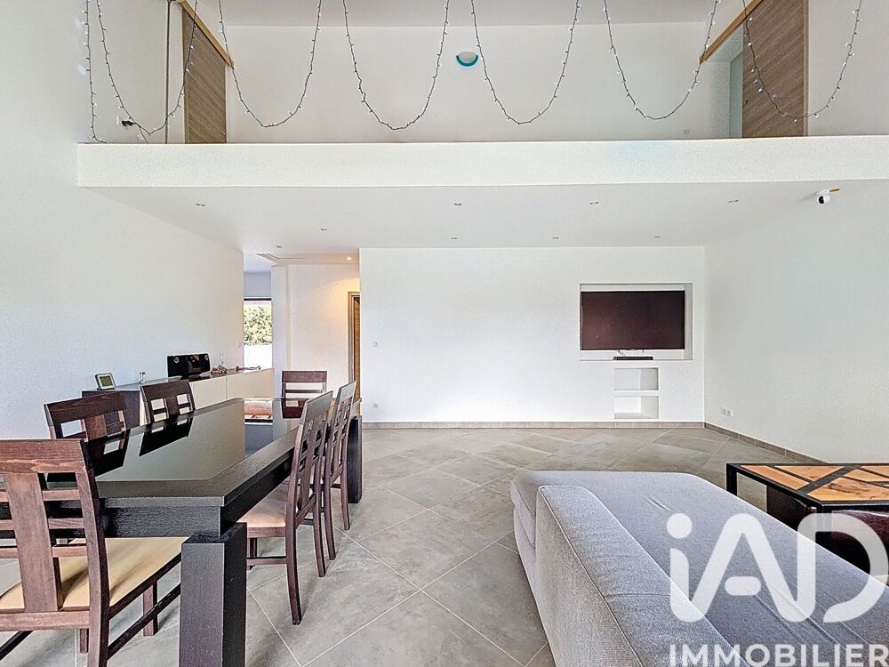 à vendre  Maison Cabrières-d'Avignon (84220)