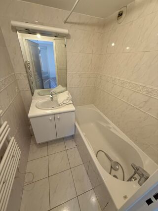  Appartement à louer 2 pièces 47 m²