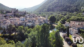  Immeuble à vendre 993 m²
