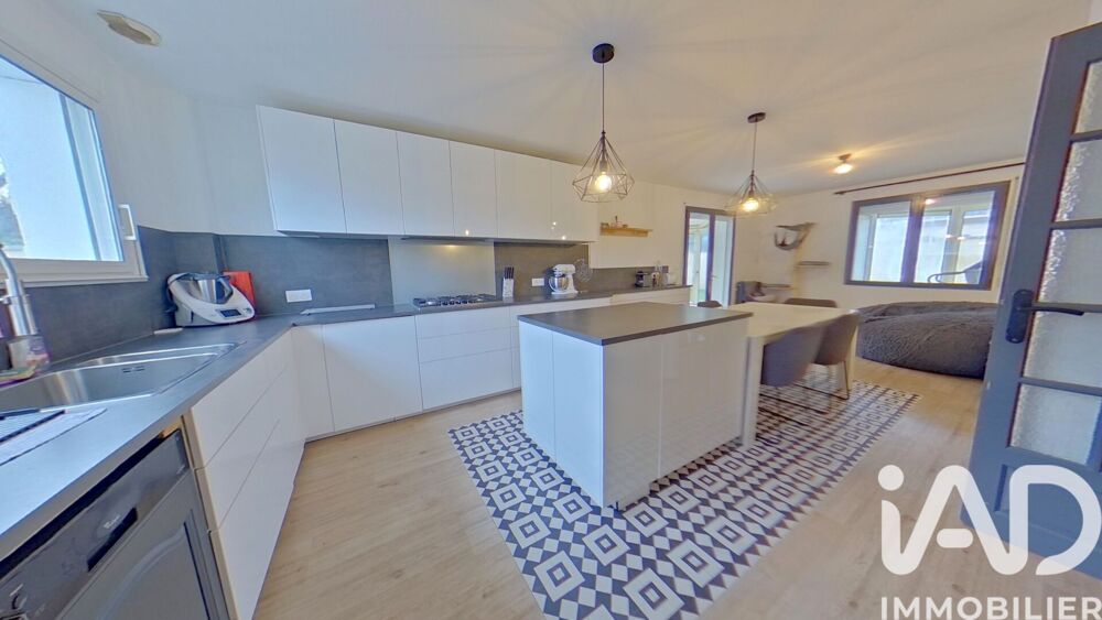 Maison 10 pièces 209 m² · à Lieusaint · 209 m² · 499 900 €