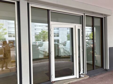   Local commercial rénové Lyon 9e 