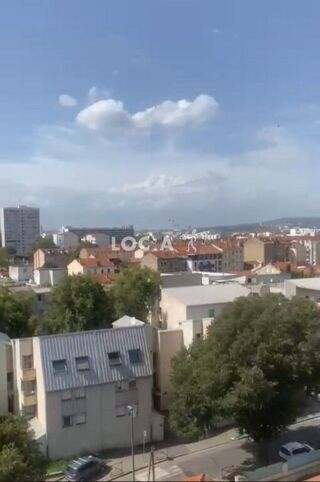  Appartement � louer 4 pi�ces 75 m�