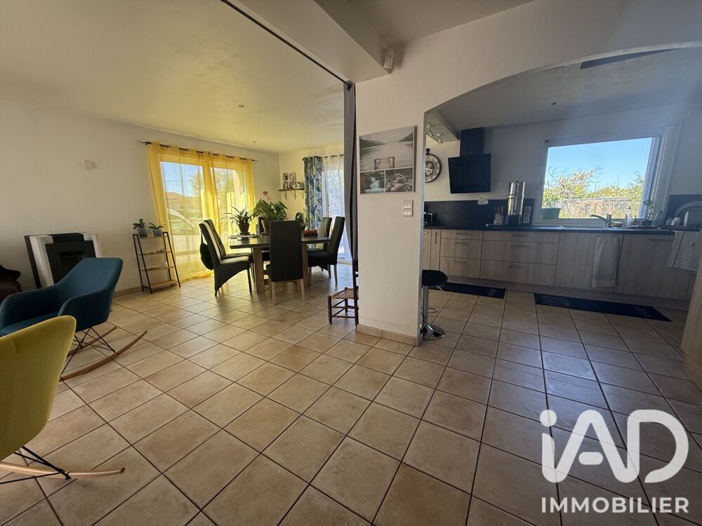 Vente Maison Vente Maison traditionnelle 6 pièces Saint-rémy-en-rollat