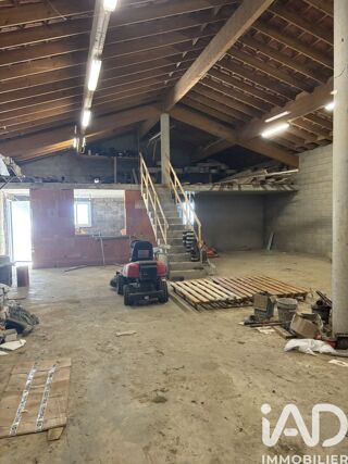  Parking / Garage à vendre 210 m²