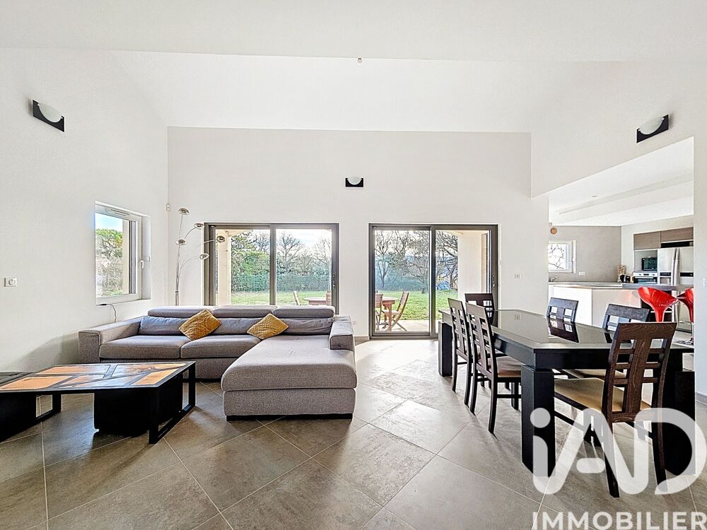 à vendre  Maison Cabrières-d'Avignon (84220)