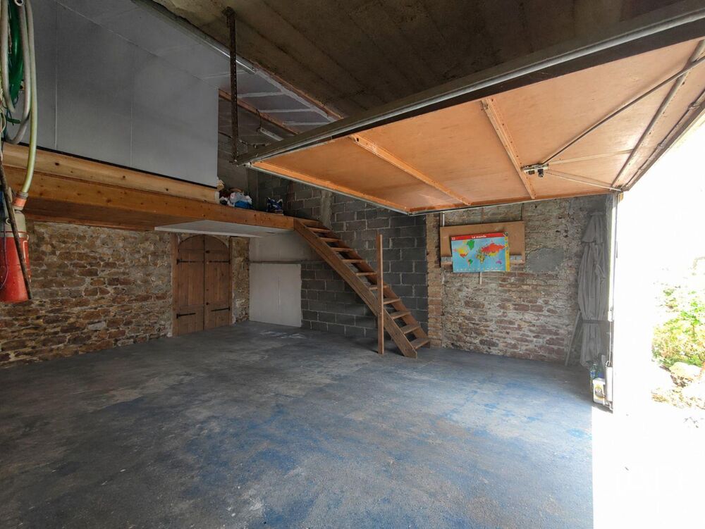 Location Parking/Garage Location Garage 52 m&sup2; Chars