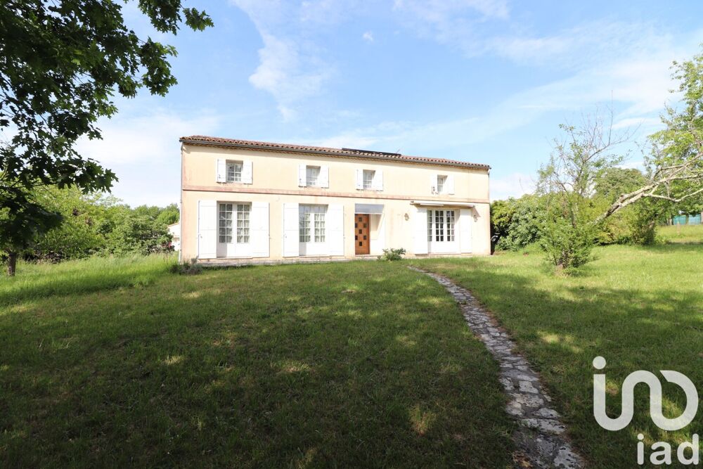 Maison 8 pièces 193 m² · à Montguyon · 193 m² · 185 000 €