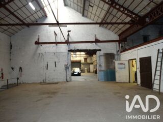  Parking / Garage à vendre 821 m²