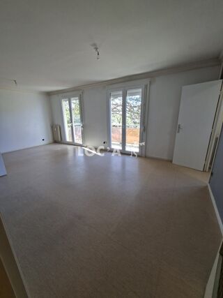  Appartement à louer 4 pièces 70 m²