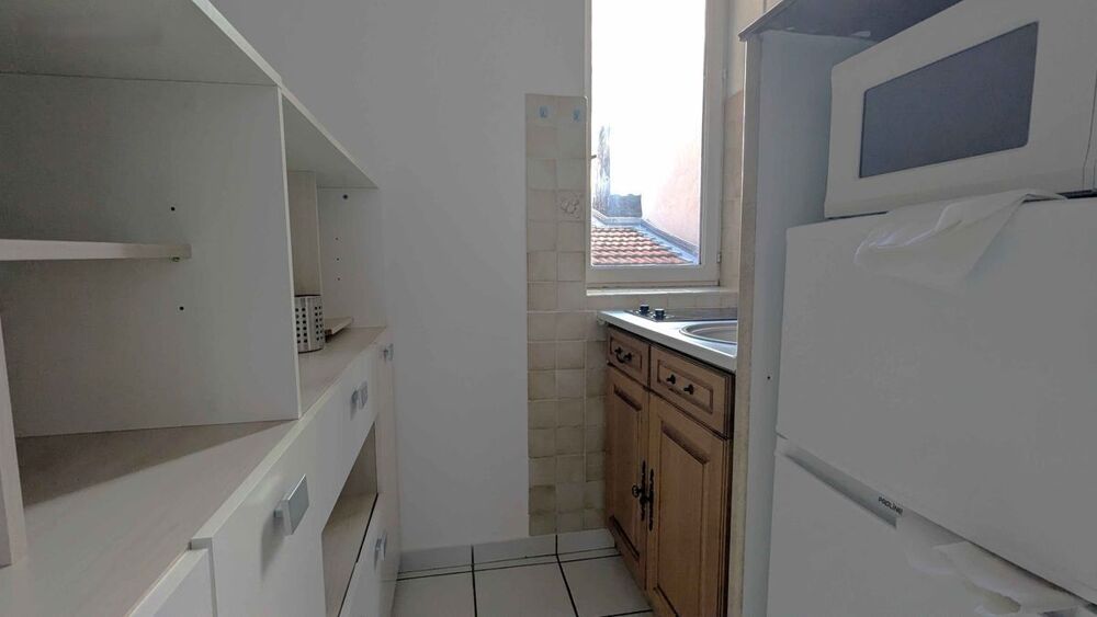 845€ CC / Mois A VISITER!! SAINT GEORGES spacieux f1 com....