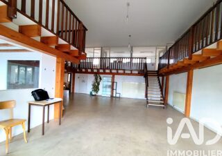  Immeuble � vendre 744 m�