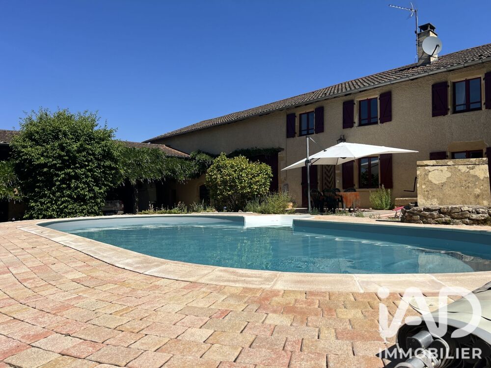 Maison 9 pièces 241 m² · à Saint-Bonnet-de-Cray · 241 m² · 414 000 €