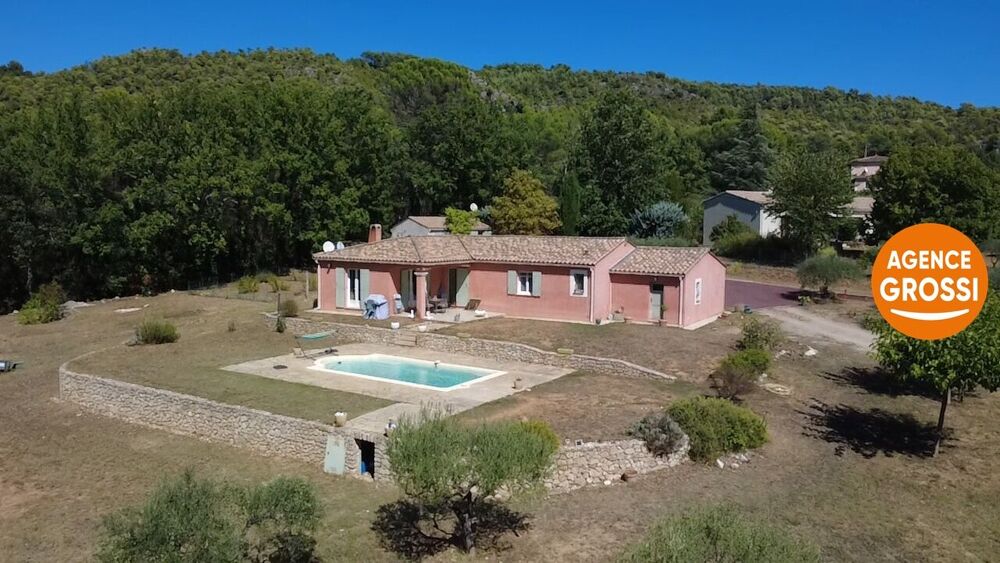 VILLECROZE, villa avec piscine, vue campagne sur terrain 7715m²