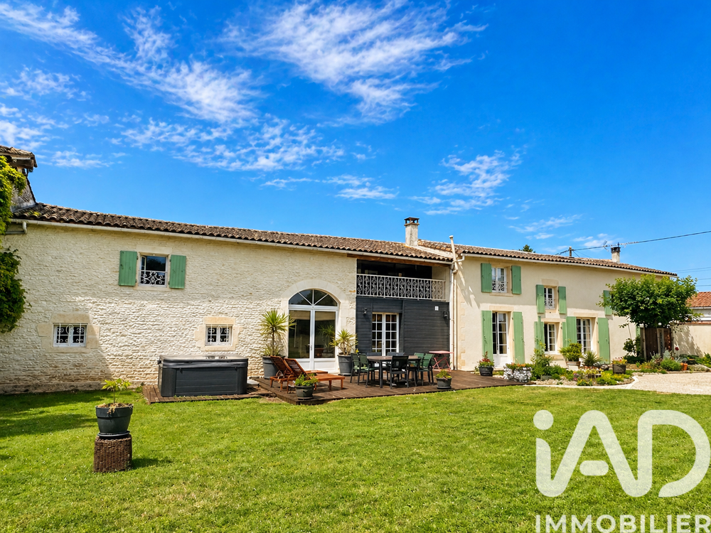 Vente Maison Vente Longère 8 pièces Val-du-mignon