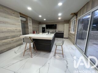  Immeuble à vendre 944 m²