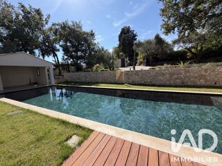  Maison 7 pièces 240 m² Châteauneuf-grasse