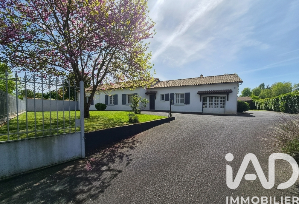 Vente Maison Vente Maison/villa 9 pièces Aigondigné