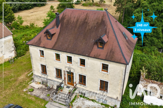  Maison à vendre 15 + pièces 248 m²