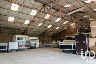  Parking / Garage à vendre 3700 m²